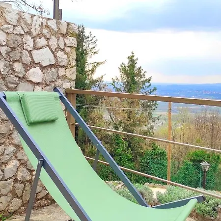 Kefiko, L'alloggio Nyaraló