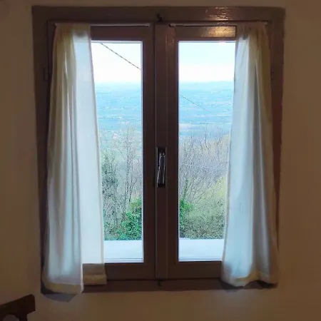 Nyaraló Kefiko, L'alloggio